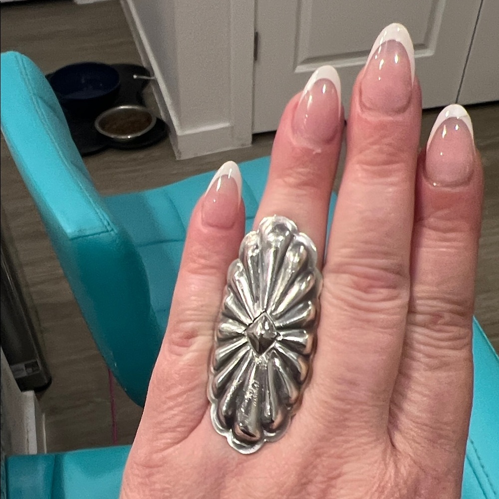 Elegant Silver conch Ring sz 9